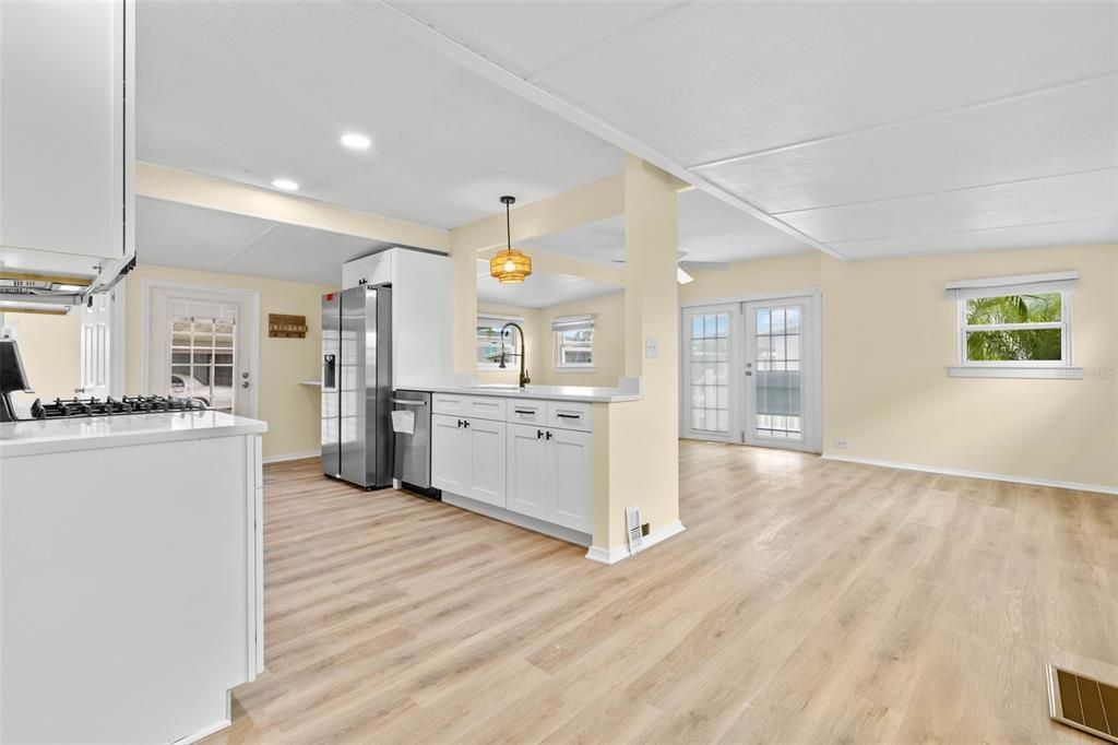 For Sale: $129,000 (3 beds, 2 baths, 1431 Square Feet)