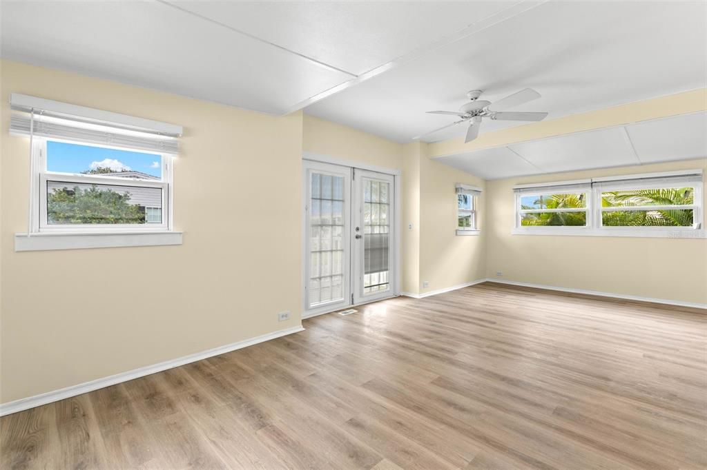 For Sale: $129,000 (3 beds, 2 baths, 1431 Square Feet)