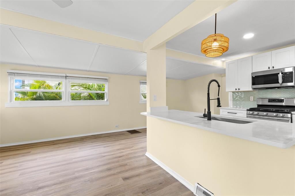 For Sale: $129,000 (3 beds, 2 baths, 1431 Square Feet)
