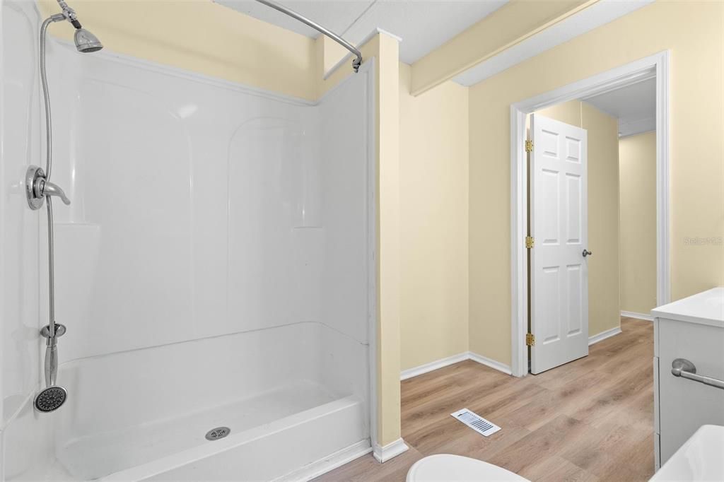 For Sale: $129,000 (3 beds, 2 baths, 1431 Square Feet)