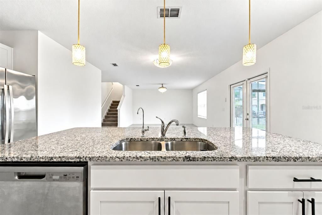 For Sale: $440,000 (5 beds, 3 baths, 2785 Square Feet)