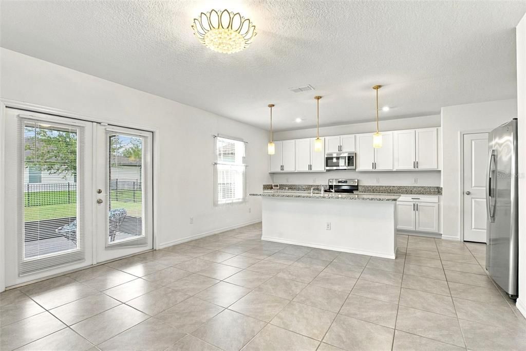 For Sale: $440,000 (5 beds, 3 baths, 2785 Square Feet)