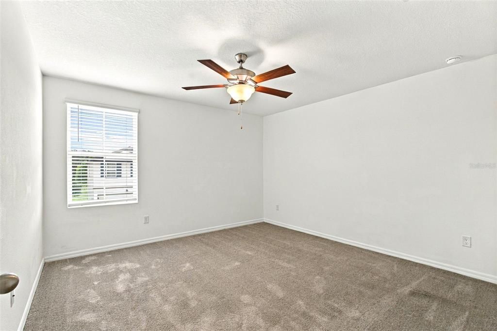 For Sale: $440,000 (5 beds, 3 baths, 2785 Square Feet)
