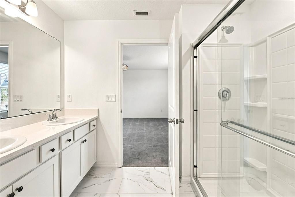 For Sale: $440,000 (5 beds, 3 baths, 2785 Square Feet)