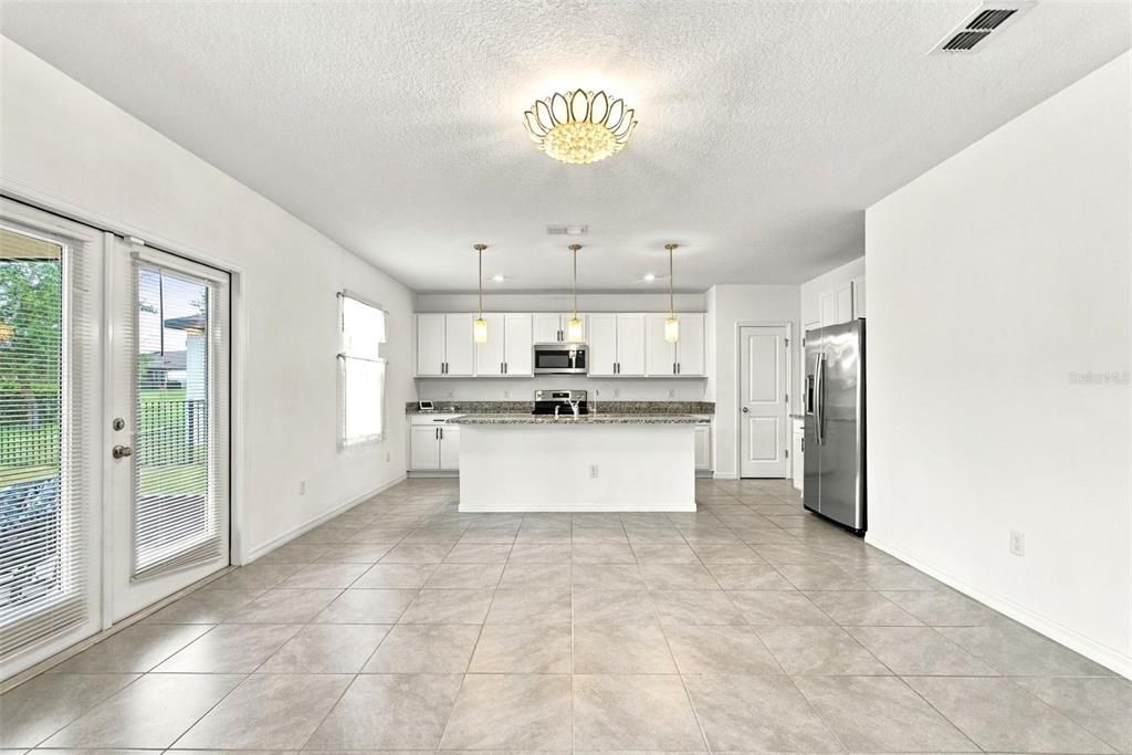 For Sale: $440,000 (5 beds, 3 baths, 2785 Square Feet)