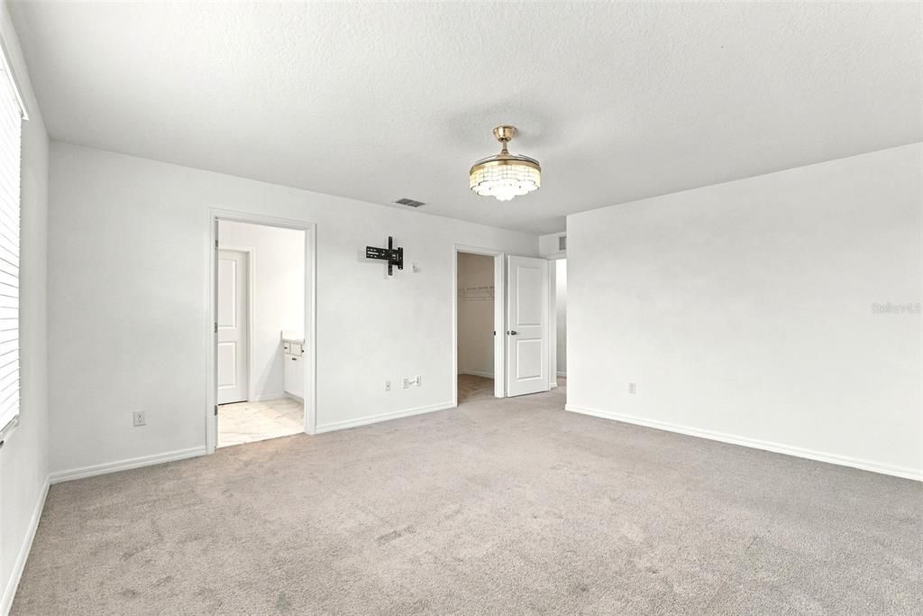 For Sale: $440,000 (5 beds, 3 baths, 2785 Square Feet)