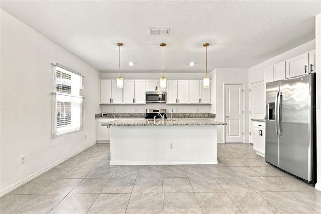 For Sale: $440,000 (5 beds, 3 baths, 2785 Square Feet)