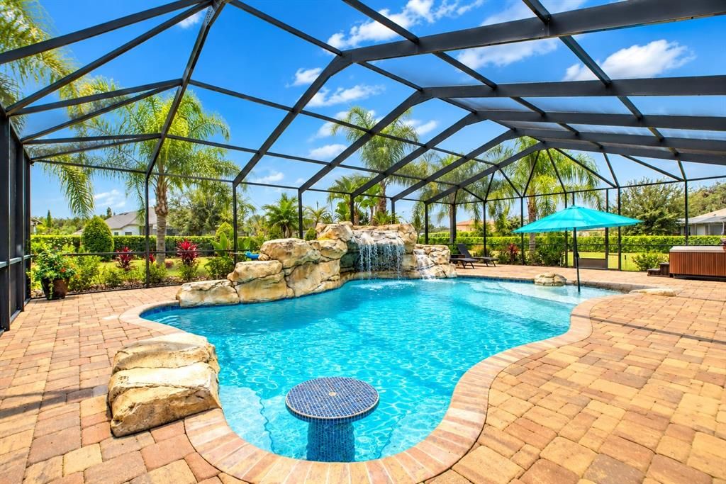 For Sale: $950,000 (4 beds, 4 baths, 3573 Square Feet)