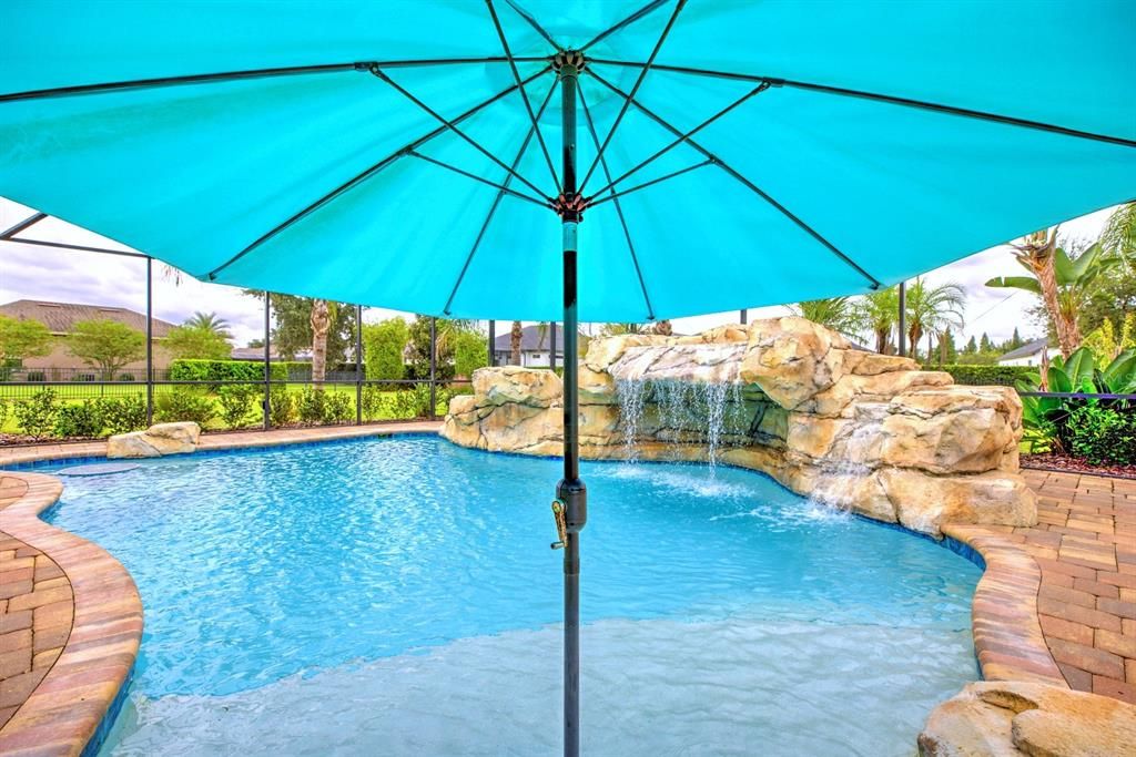 For Sale: $950,000 (4 beds, 4 baths, 3573 Square Feet)