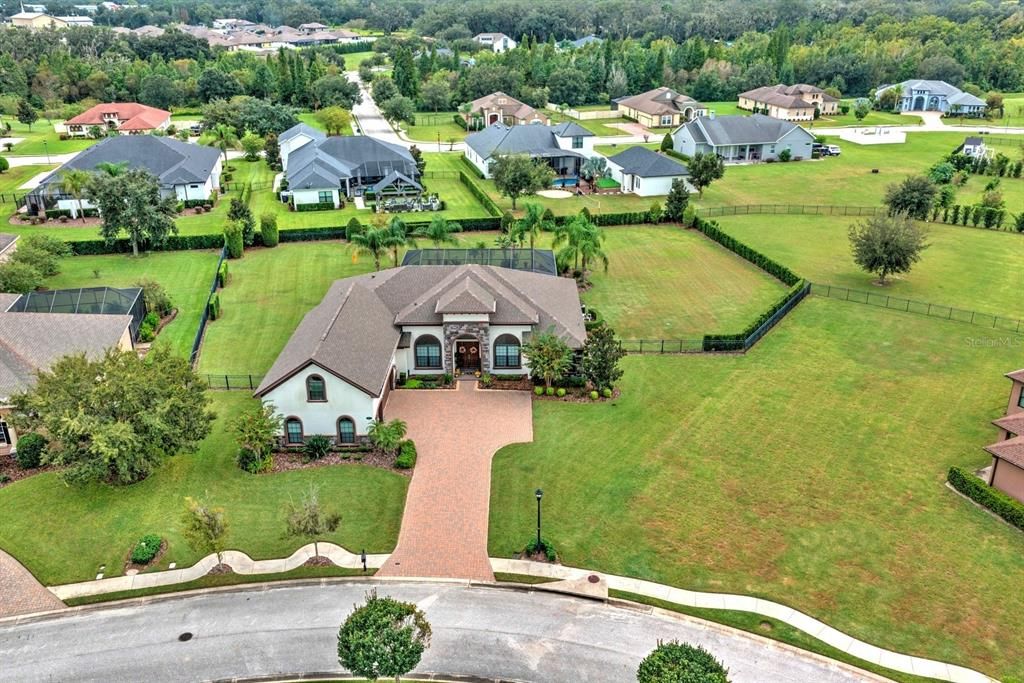 For Sale: $950,000 (4 beds, 4 baths, 3573 Square Feet)