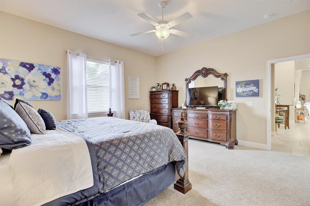 For Sale: $950,000 (4 beds, 4 baths, 3573 Square Feet)
