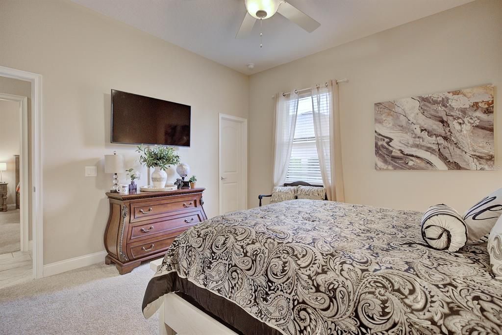 For Sale: $950,000 (4 beds, 4 baths, 3573 Square Feet)
