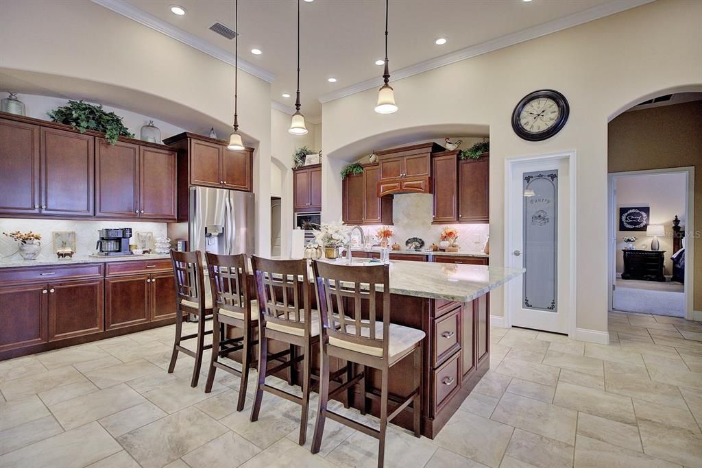 For Sale: $950,000 (4 beds, 4 baths, 3573 Square Feet)