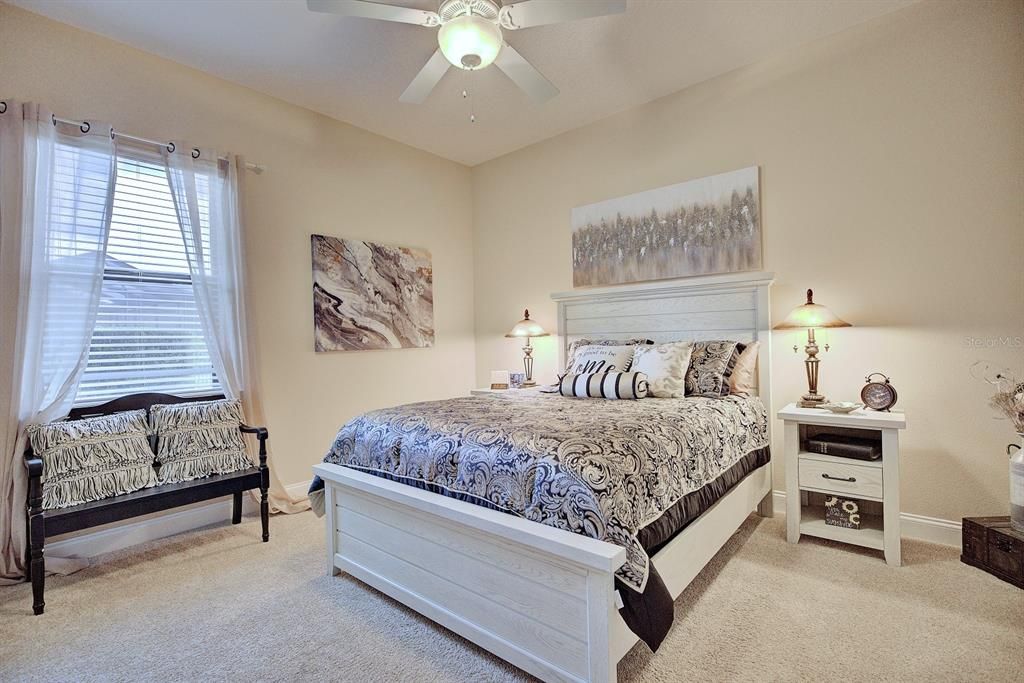 For Sale: $950,000 (4 beds, 4 baths, 3573 Square Feet)