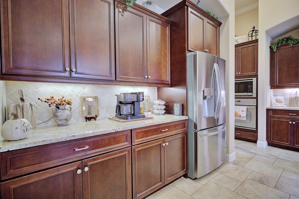 For Sale: $950,000 (4 beds, 4 baths, 3573 Square Feet)