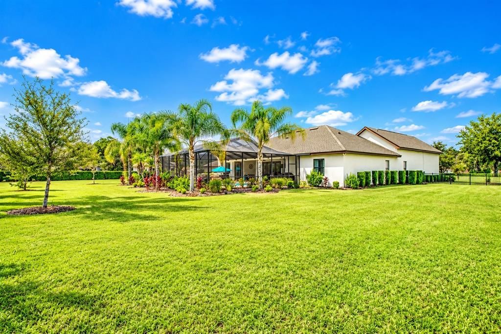 For Sale: $950,000 (4 beds, 4 baths, 3573 Square Feet)