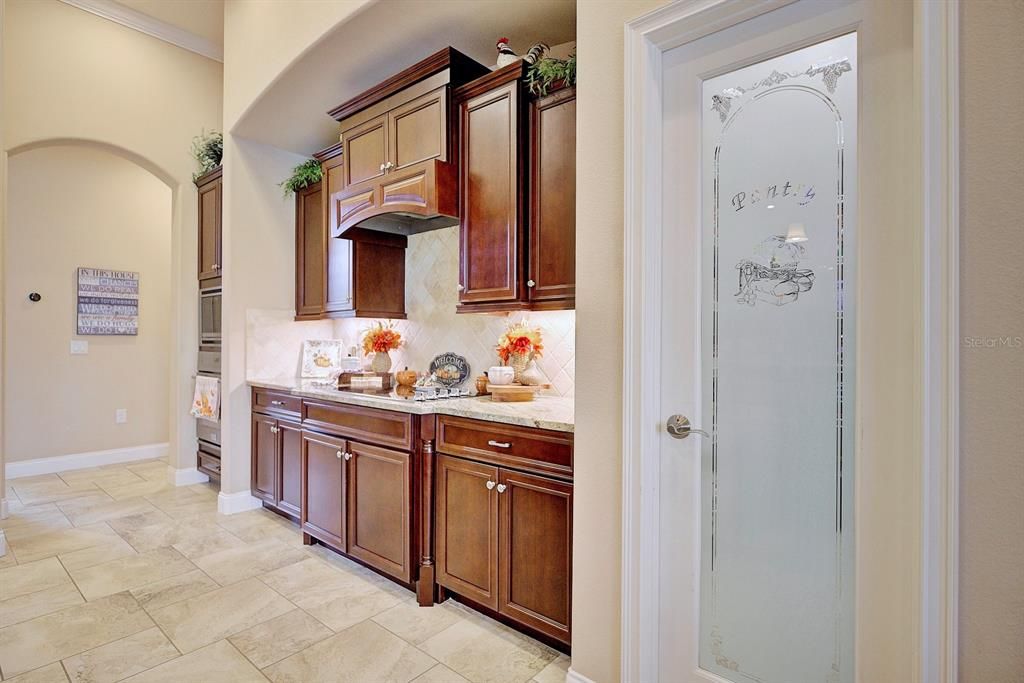 For Sale: $950,000 (4 beds, 4 baths, 3573 Square Feet)