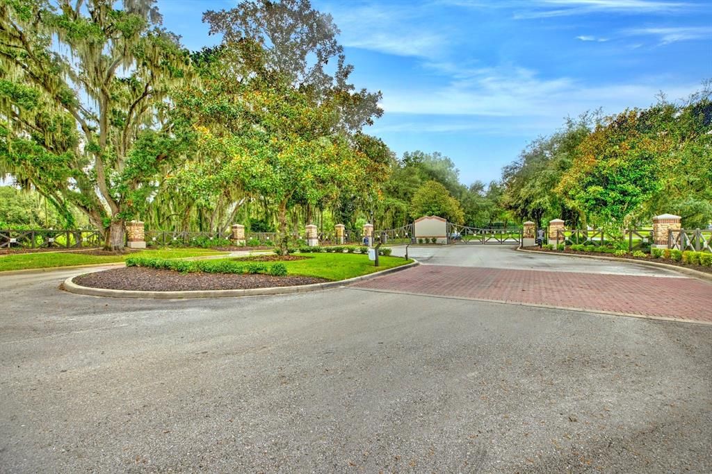For Sale: $950,000 (4 beds, 4 baths, 3573 Square Feet)
