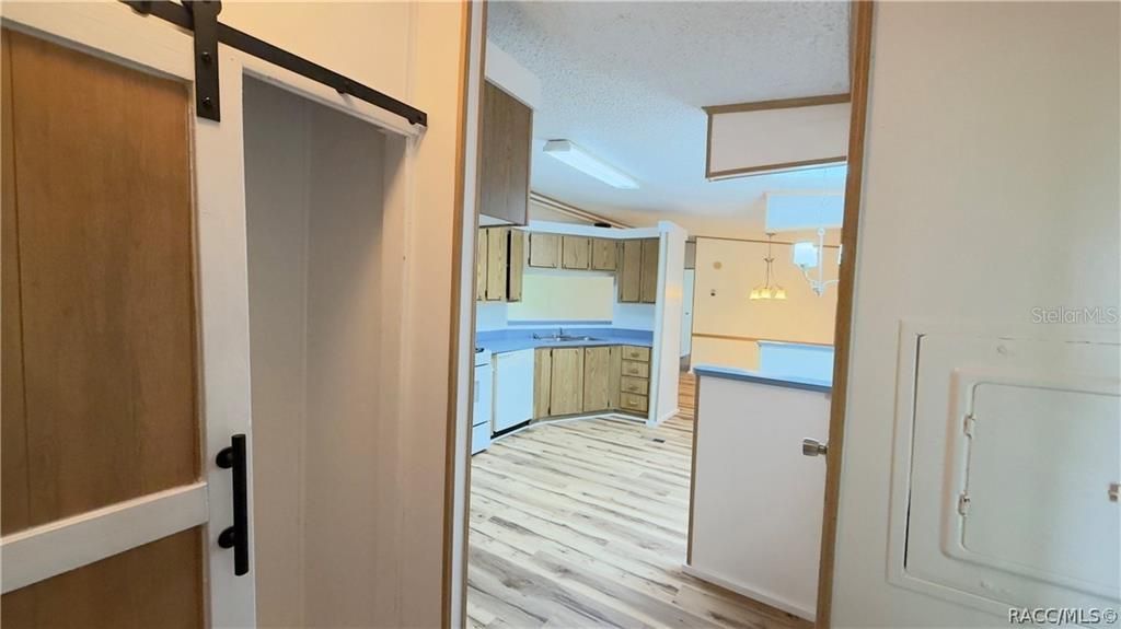 На продажу: $185,000 (3 спален, 2 ванн, 1307 Квадратных фут)