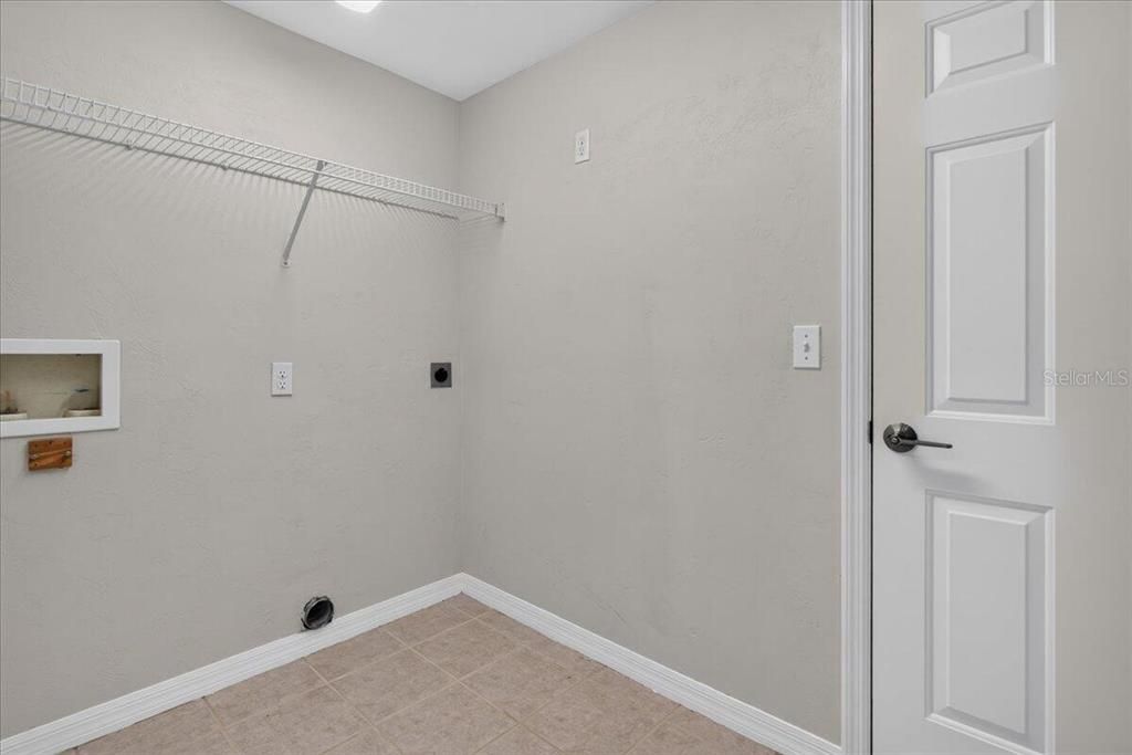 En Venta: $479,900 (3 camas, 2 baños, 2777 Pies cuadrados)