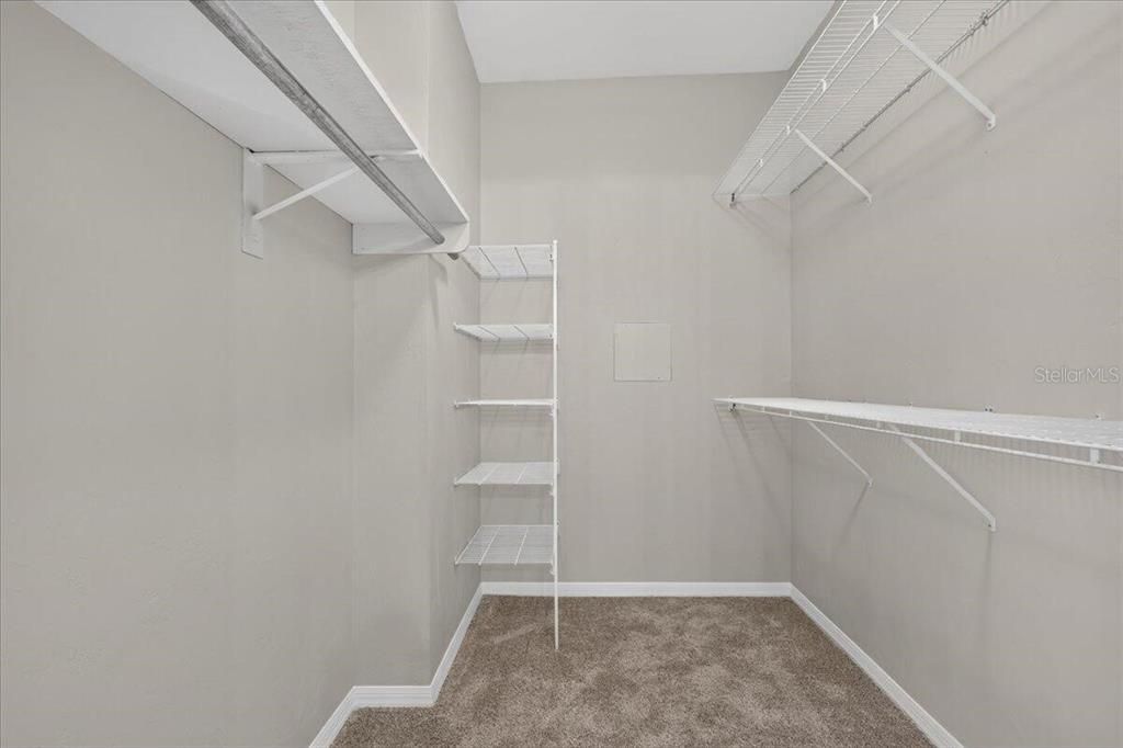 En Venta: $479,900 (3 camas, 2 baños, 2777 Pies cuadrados)