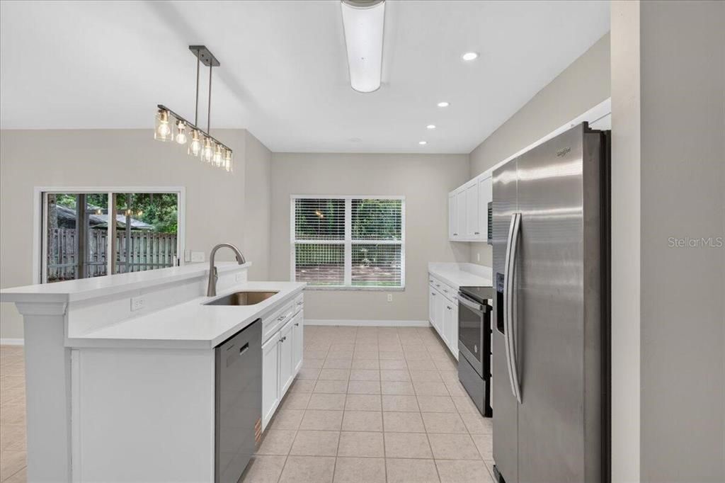 En Venta: $479,900 (3 camas, 2 baños, 2777 Pies cuadrados)