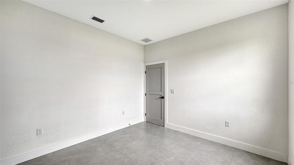 For Sale: $485,900 (4 beds, 4 baths, 2413 Square Feet)