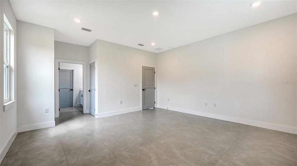 For Sale: $485,900 (4 beds, 4 baths, 2413 Square Feet)