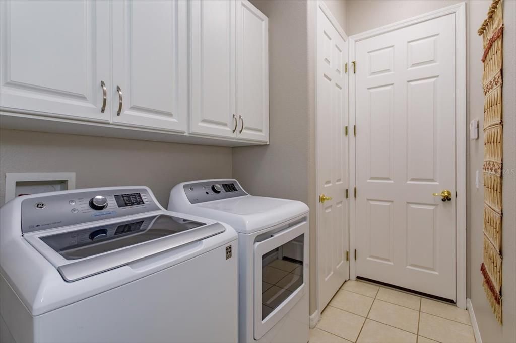 For Sale: $589,000 (4 beds, 3 baths, 2285 Square Feet)