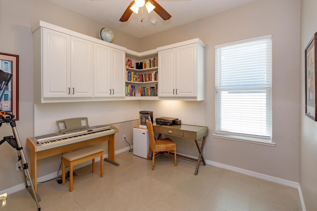 For Sale: $589,000 (4 beds, 3 baths, 2285 Square Feet)