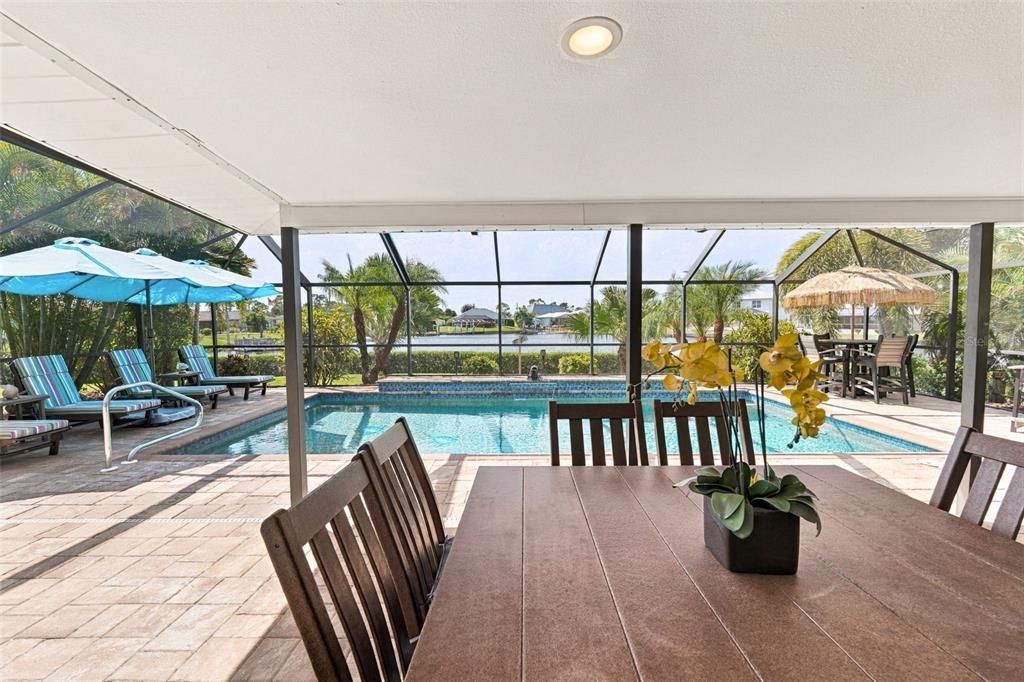 Activo con contrato: $650,000 (3 camas, 2 baños, 1626 Pies cuadrados)