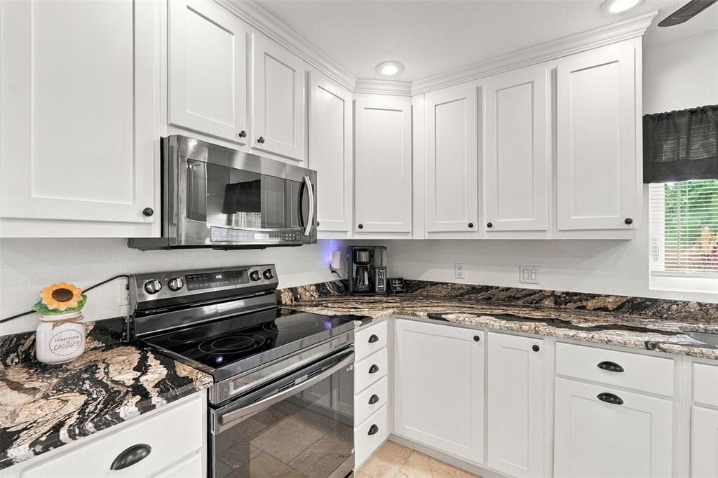 Activo con contrato: $650,000 (3 camas, 2 baños, 1626 Pies cuadrados)