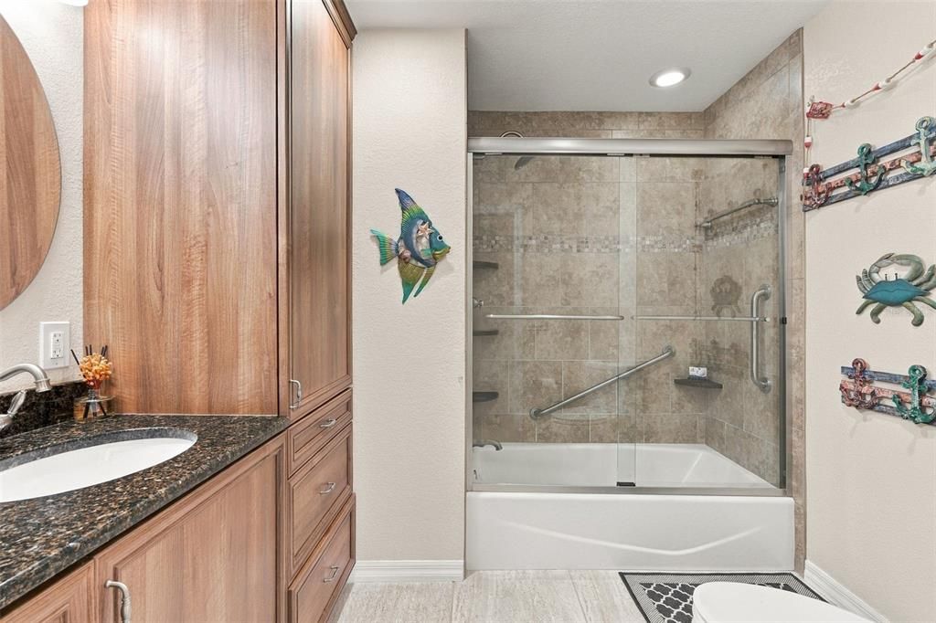 Activo con contrato: $650,000 (3 camas, 2 baños, 1626 Pies cuadrados)