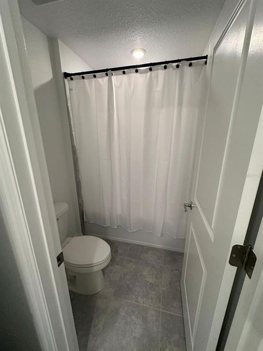 For Rent: $2,950 (5 beds, 2 baths, 2986 Square Feet)