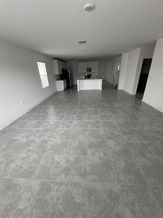 For Rent: $2,950 (5 beds, 2 baths, 2986 Square Feet)