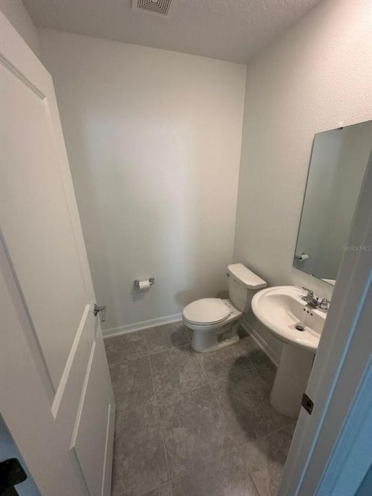 For Rent: $2,950 (5 beds, 2 baths, 2986 Square Feet)