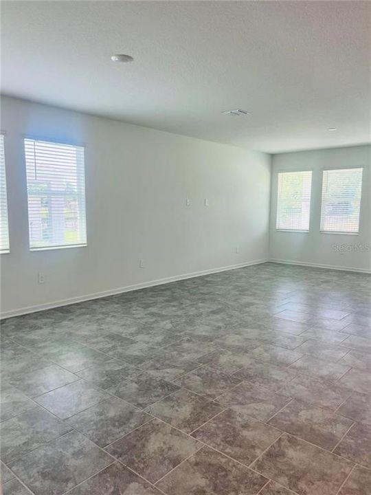 В аренду: $2,800 (4 спален, 3 ванн, 2199 Квадратных фут)
