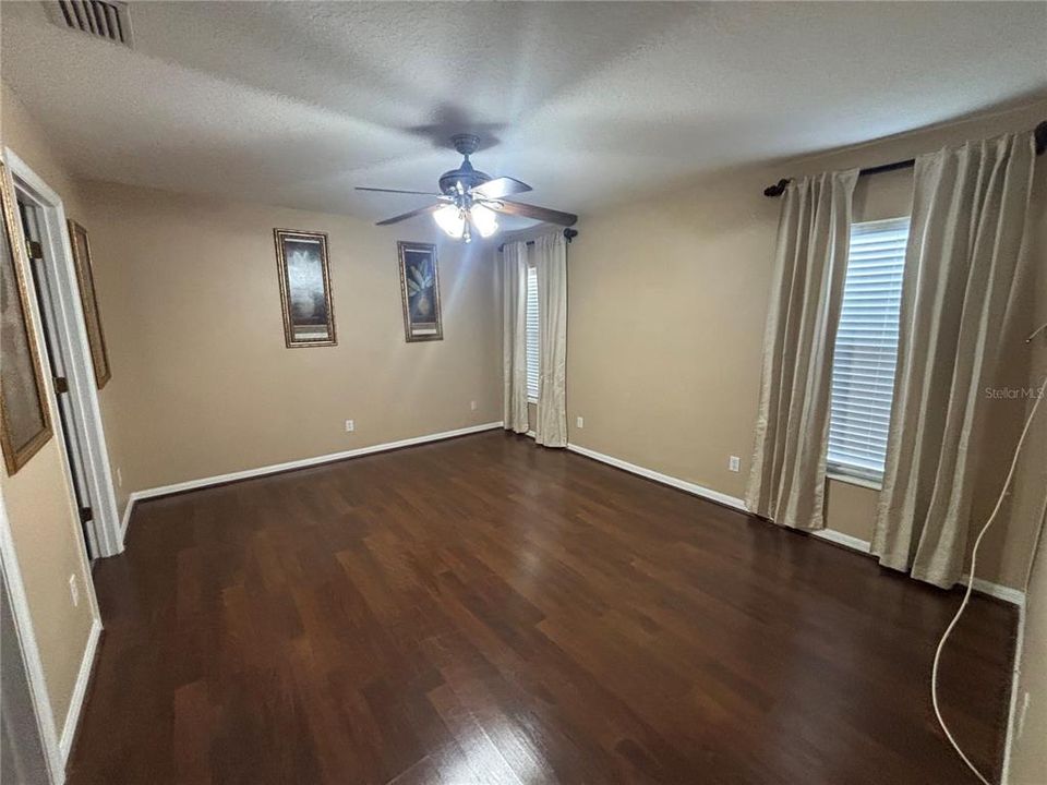 В аренду: $2,200 (3 спален, 2 ванн, 1275 Квадратных фут)