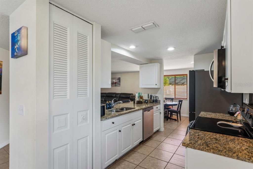 En Venta: $509,999 (3 camas, 2 baños, 1347 Pies cuadrados)