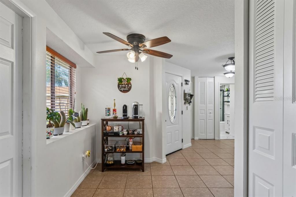 En Venta: $509,999 (3 camas, 2 baños, 1347 Pies cuadrados)