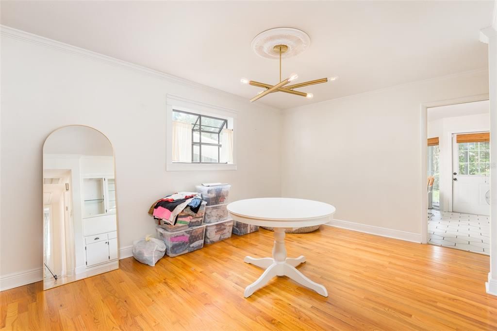 For Rent: $2,600 (3 beds, 2 baths, 1244 Square Feet)