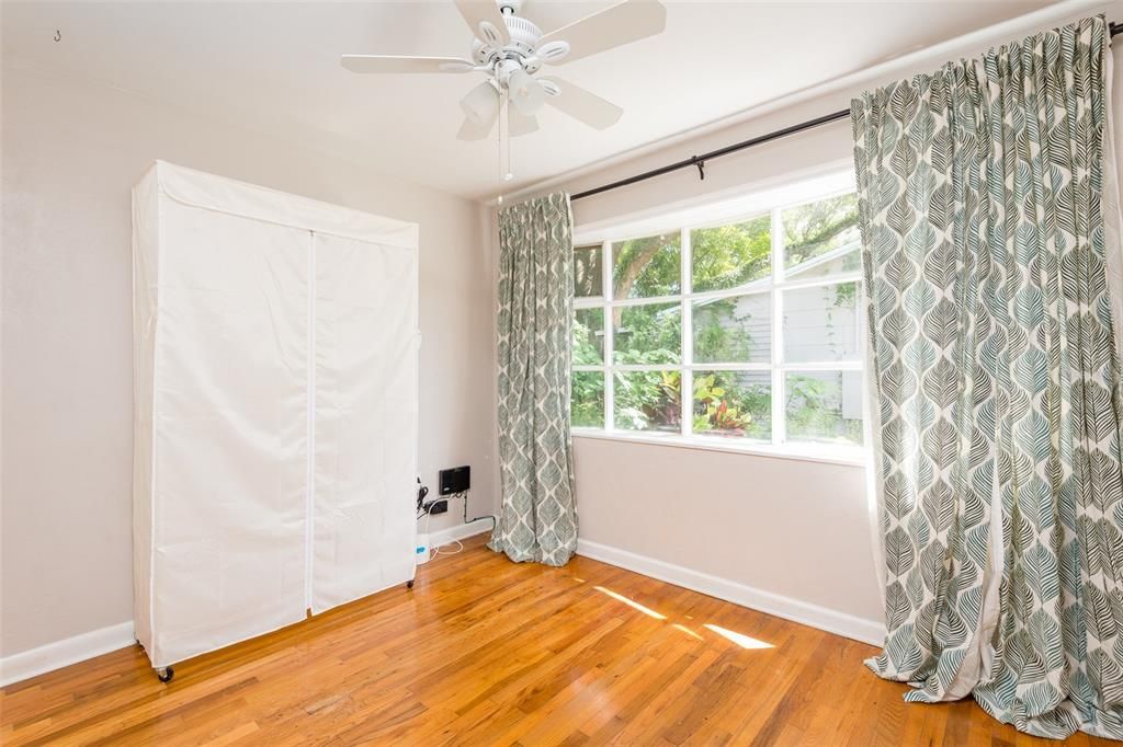 For Rent: $2,600 (3 beds, 2 baths, 1244 Square Feet)
