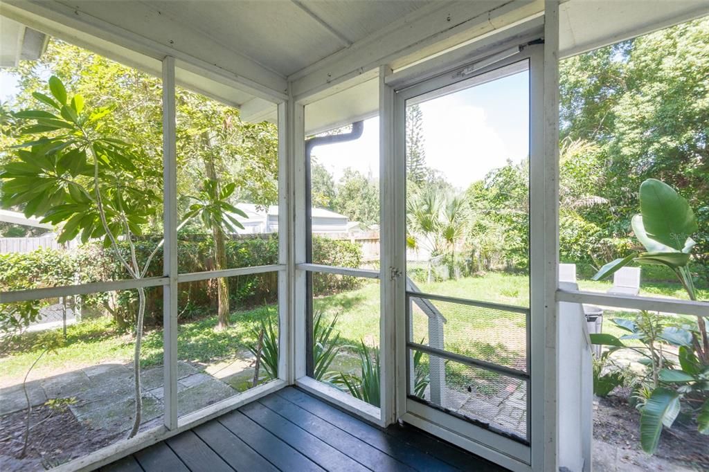 For Rent: $2,600 (3 beds, 2 baths, 1244 Square Feet)