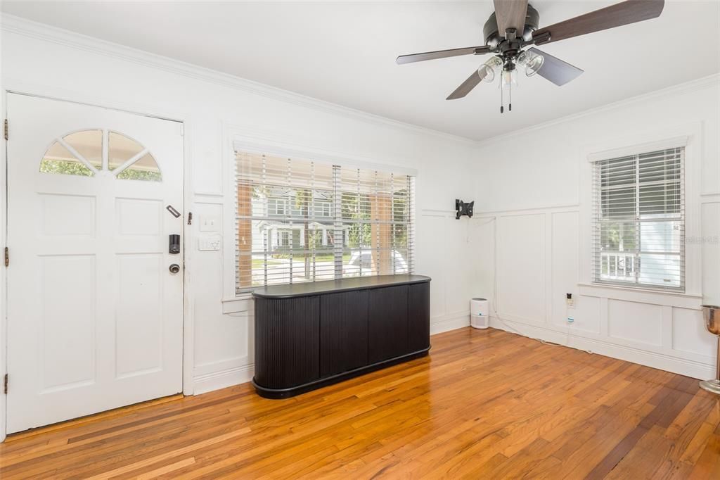 For Rent: $2,600 (3 beds, 2 baths, 1244 Square Feet)