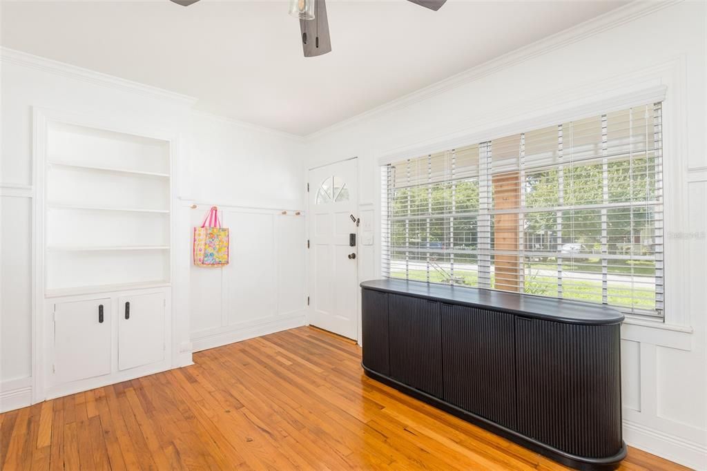 For Rent: $2,600 (3 beds, 2 baths, 1244 Square Feet)