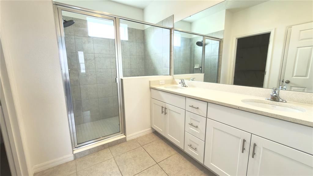 В аренду: $2,500 (4 спален, 3 ванн, 2457 Квадратных фут)