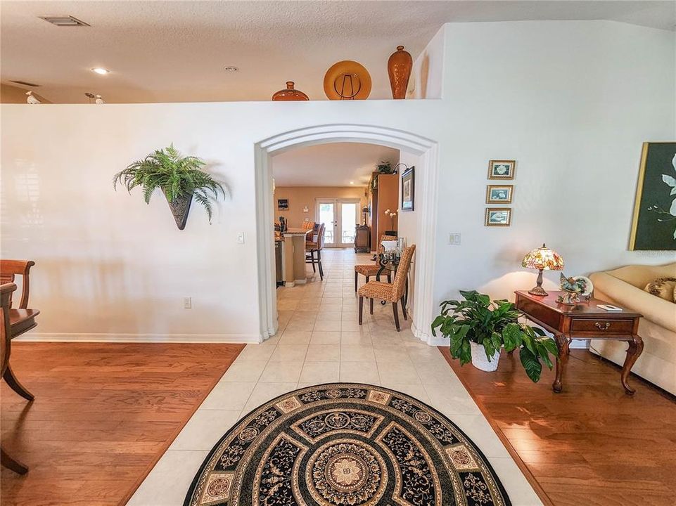 En Venta: $539,900 (3 camas, 2 baños, 2014 Pies cuadrados)