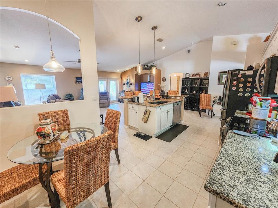 En Venta: $539,900 (3 camas, 2 baños, 2014 Pies cuadrados)