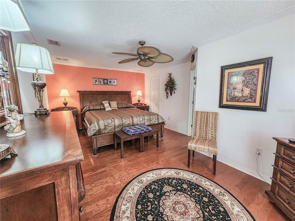 En Venta: $539,900 (3 camas, 2 baños, 2014 Pies cuadrados)