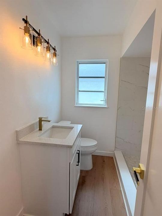 For Rent: $2,500 (3 beds, 1 baths, 1100 Square Feet)